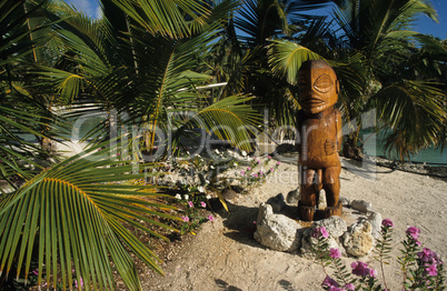 Wood carved figure Cook Islands