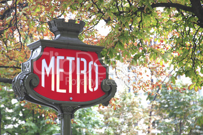 Metro Paris sign