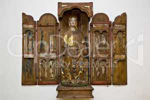 Winged retable with Virgin Mary