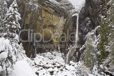 LOWER YOSEMITE FALLS WINTER