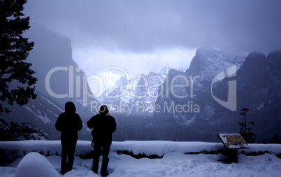 CLOUDS AND FOG IN A WINTRY YOSEMITE