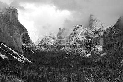 YOSEMITE VALLEY WINTER BW