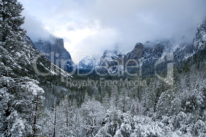 YOSEMITE VALLEY WINTER WIDE ANGLE