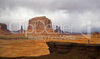 TOURIST AT MONUMENT VALLEY