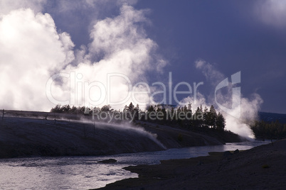 MIDWAY GEYSER BASIN AT FIREHOLE