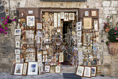 Souvenir shop in Assisi