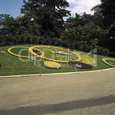 Flowers clock in Jardin Anglais Gen