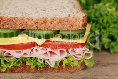 Sandwich belegt mit Putenschinken