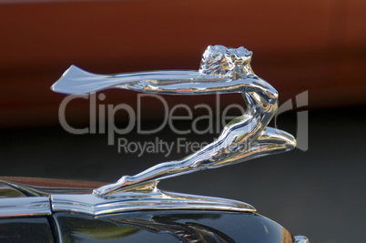 1935 Buick hood ornament