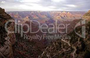 GRAND CANYON FROM BRIGHT ANGEL SUNS