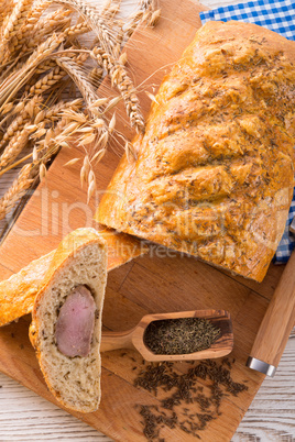 schweinefleisch filet in den brot braun