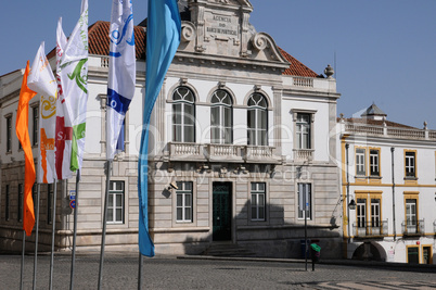 the historical square of Do Giraldo in Evora