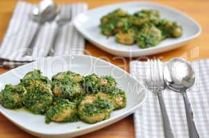 Gnocchi mit Pesto