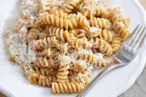 Pasta mit Brösel, Chili und Parmesan