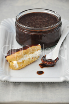 Eclair Chocolate