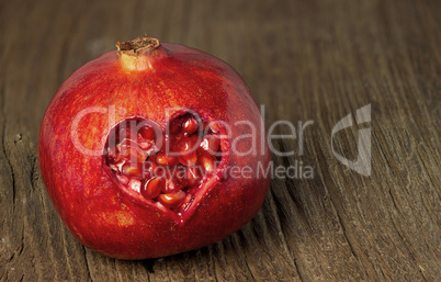 Granatapfel mit Herz