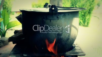 Fire soup pot 01