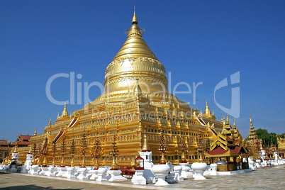 Shwezigon Pagoda, Bagan, Myanmar, Asien