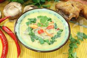 Currysuppe mit Huhn