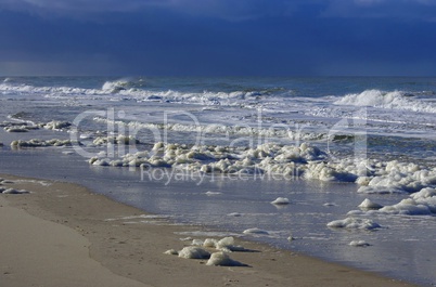 Wellen im Meer Nordsee bei Sylt