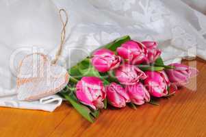 rosa Tulpen