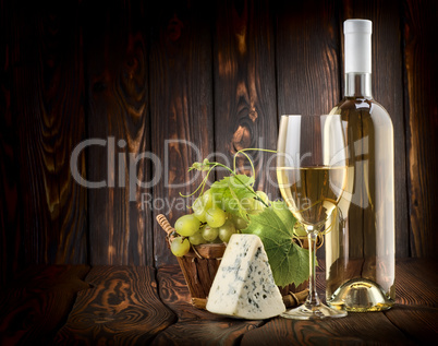 White wine and blue cheese