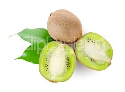 Fresh kiwi fruit with green leaves