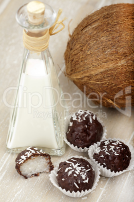 Kokos-Milchreis-Trüffel und Kokoscreme - Coconut milk rice truf
