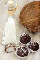 Kokos-Milchreis-Trüffel und Kokoscreme - Coconut milk rice truf