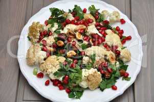 Blumenkohl Haselnuss Salat