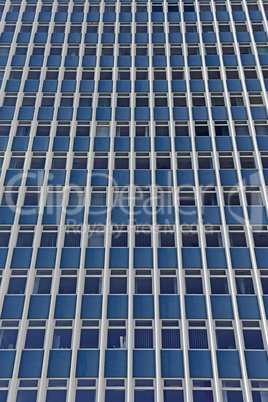 Abstraktes Detail der Fassade eines Bürogebäudes