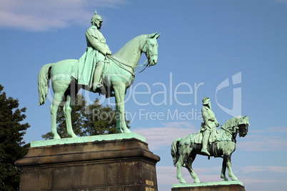 Reiterstatuen von Kaiser Wilhelm und Barbarossa in Goslar