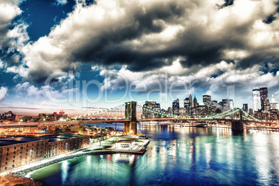 Amazing New York Cityscape - Skyscrapers and Brooklyn Bridge at