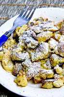 Spezialität aus Österreich Kaiserschmarn