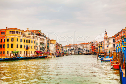 rialto bridge (ponte di rialto) in venice, italy