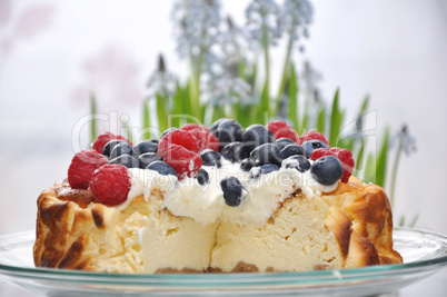 Käsekuchen mit Beeren