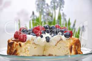 Käsekuchen mit Beeren