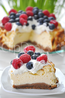 Käsekuchen mit Beeren