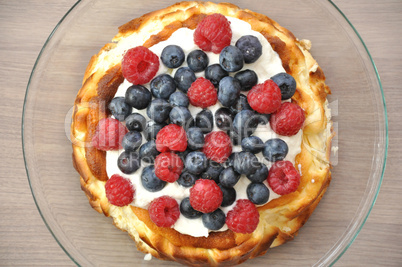 Käsekuchen mit Beeren