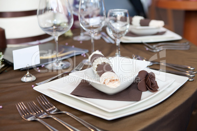 Wedding dinner detail in white and brown