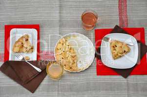 Kaffeetafel mit Apfelkuchen