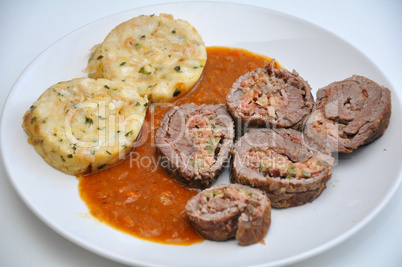 Rinderroulade mit Semmelknödel