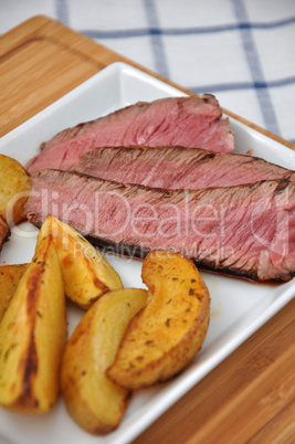 Rinderfilet mit Kartoffel Wedges