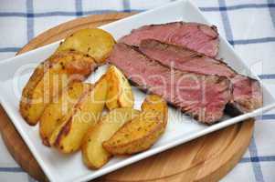 Rinderfilet mit Kartoffel Wedges