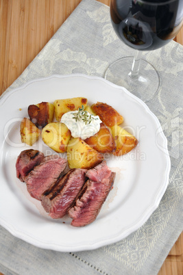 Rinderfilet mit Kartoffel Wedges