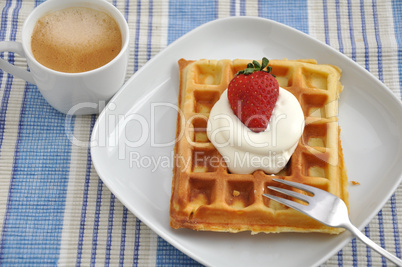 Frische Waffeln zum Frühstück