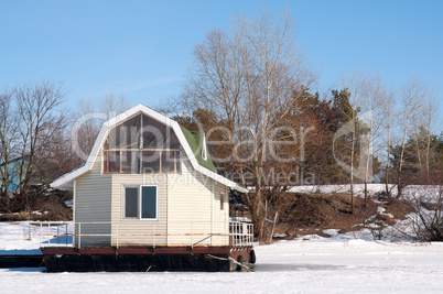 Leisure home floating