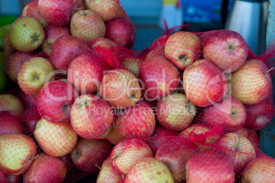 apples in grids