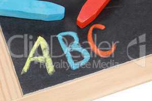ABC in der Grundschule auf einer Tafel