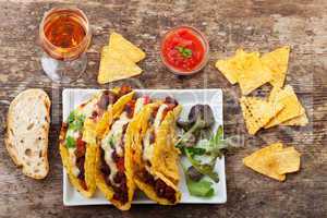 Taco mit Chili Con Carne